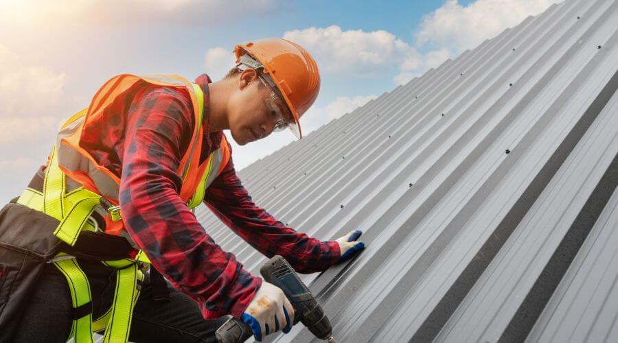 Professional gutter cleaning in Okemah, OK